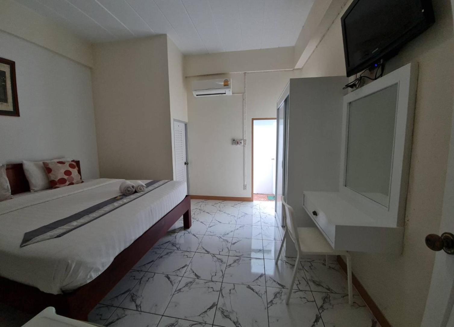 Hotel 88 Backpackers HHQ Exterior foto